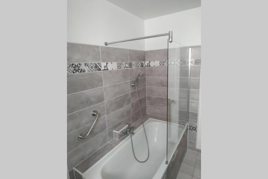 Appartement T3 Spacieux Avec Vue Sur L'Etang De Thau Au 1Er Etage D'Une Villa - Entree Independante Sète Exterior foto